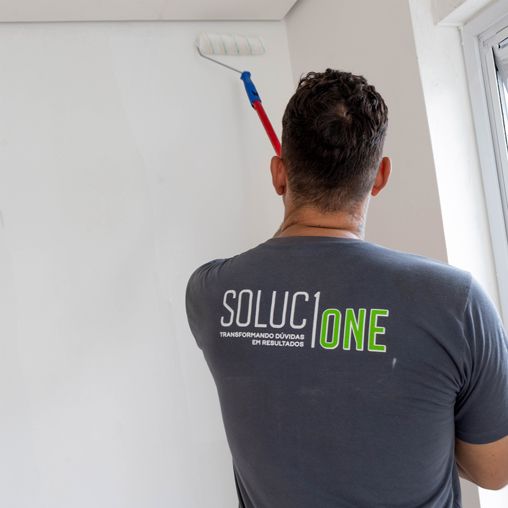 Realizamos pinturas de alta qualidade, renovando espaços com precisão, durabilidade e ótimo acabamento.